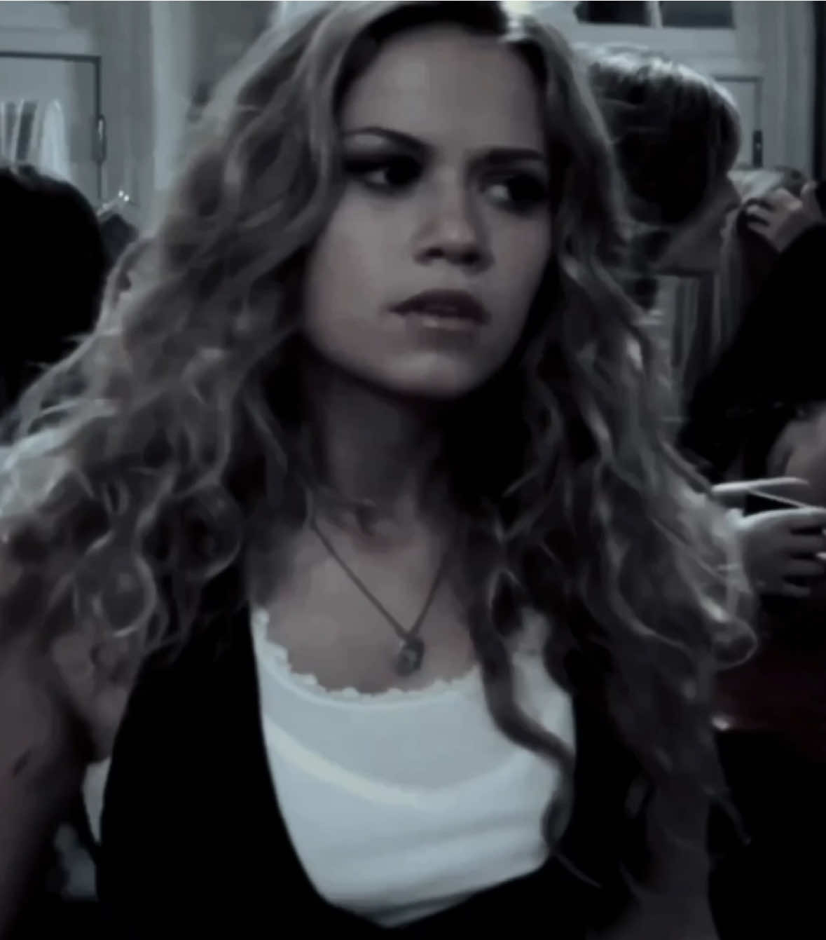 #HALEYJAMESSCOTT .ᐟ — “dinners ready!” i say as i lay on the table #onetreehill #onetreehilledits #bethanyjoylenz #oth #edit #fyp scps: othscenepacks, everscps and carolinscsga