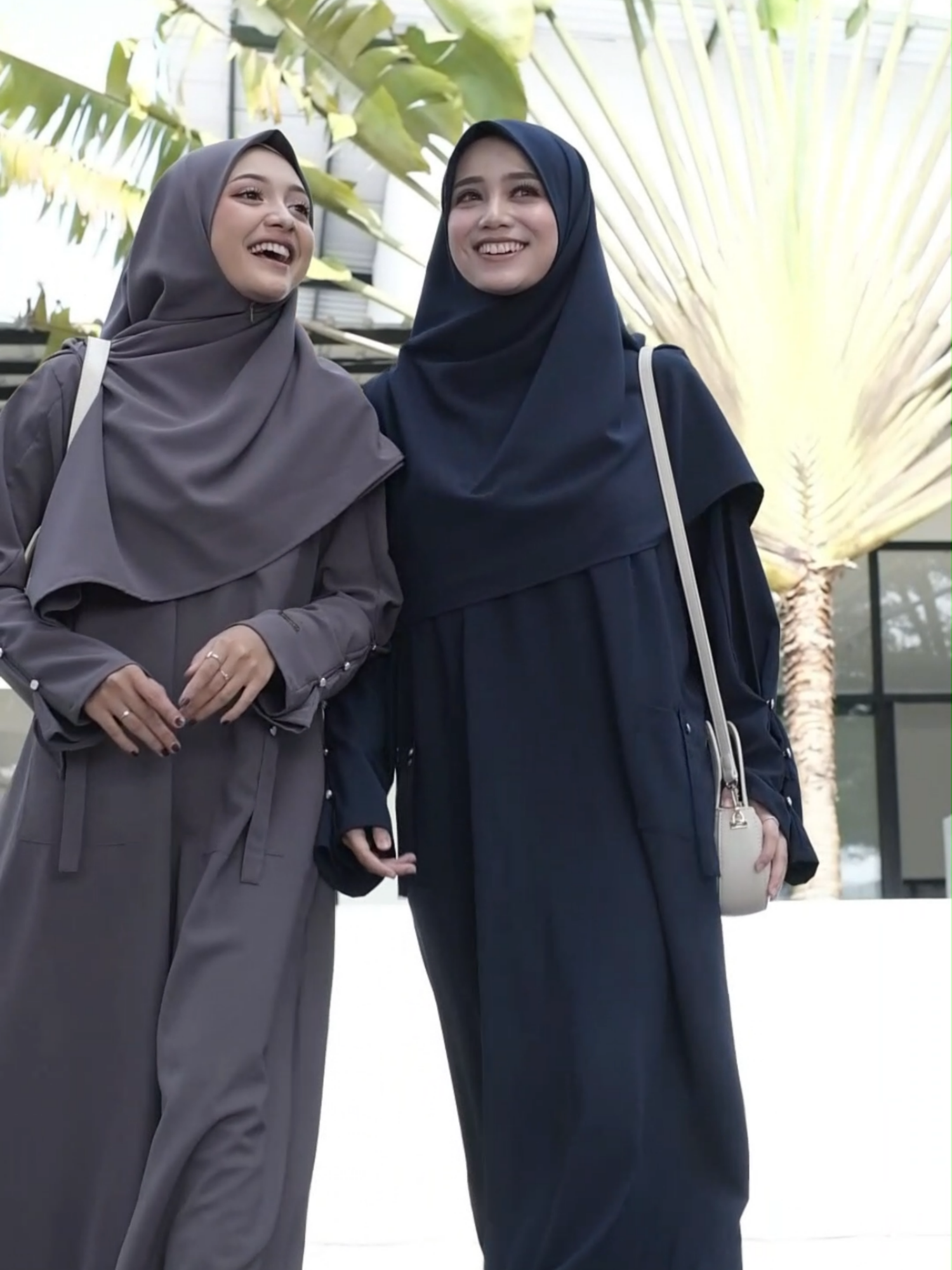 Rekomendasi outfit Abaya yang bisa dipake ngopi dengan look yang mewah, elegan dan tetap syar'i🥰 Tunggu apalagi bund? Buruan checkout sebelum kehabisan! #abayastyle #abayaarab #abayagirls #abayasyari #abayafashion #abaya #fashionabaya #abayaturkey #abayamalay #abayalebaran #outfit #outfitideas #outfitinspiration #outfitoftheday #fashionmuslimah #fashionmuslimahmodern