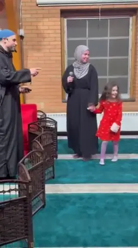 Sister Katie, from New Jersey, USA recited the shahada (the testimony of faith) and converted to Islam. Allahu Akbar may Allah keep you steadfast on Islam Ameen