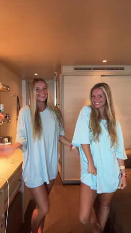 night 2 #cruise #outfits #twins #transition 
