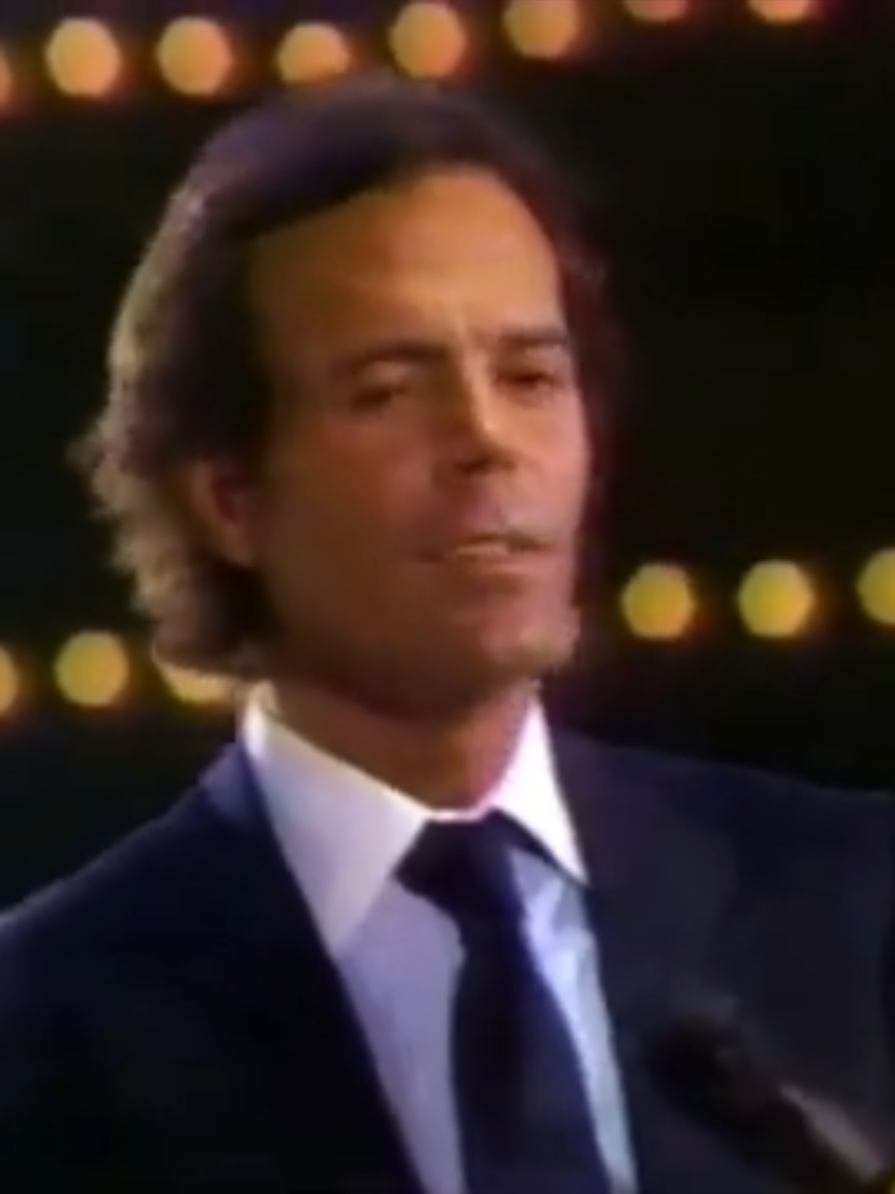 Julio Iglesias - Amor  #julioiglesias #amor #amor❤️ #amoramor #amoramoramor #balada  #baladasromanticas #musicaromantica #romanticas #recuerdos #canciones #cancionestendencia #cancionesparadedicar #musica #musicaparadedicar #musicadelrecuerdo #recuerdo #recuerdosdesbloqueados  #fyp #fypシ゚ #clasicosporsiempre #recuerdosinolvidables #inolvidable #Amor  #musically #musicvideo #rolitas  #pourtoi #viral_video  #romantico #romanticos #musicaparaestados #spanglish 