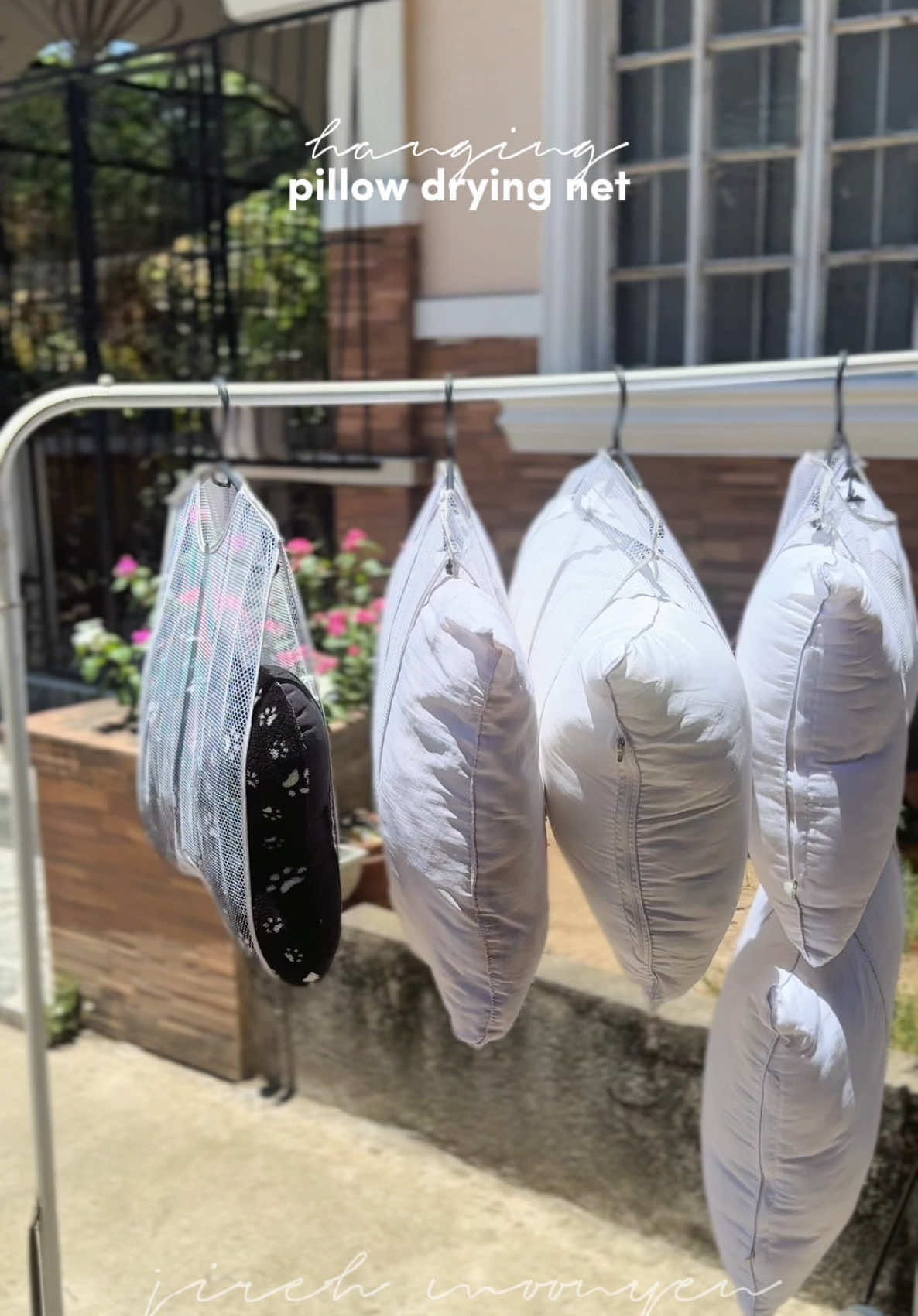 Replying to @Yen Casicas 𐙚 Hanging pillow drying net! 〰️ #pillowdryingnet #hangingdryingnet  #pillowdrying 