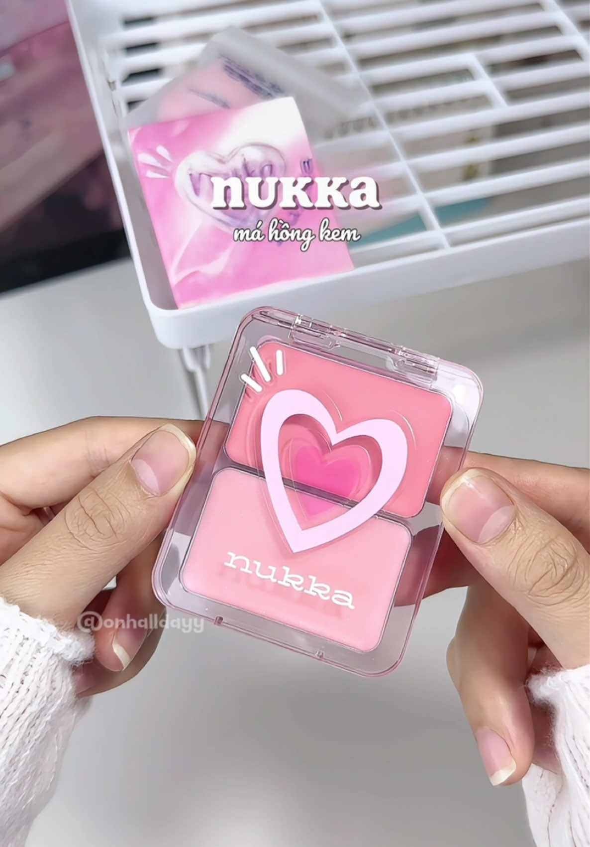 Kem dâu ngọt ngào đâyyyyy 🎀✨✨ #review #reviewlamdep #unbox #unboxing #onhacangay #onhalldayy #nukka #makeuptutorial #phanmahonganhnuoc #phanmahongdangkem #highlighter  #blush #mahongkem #phanmahong 