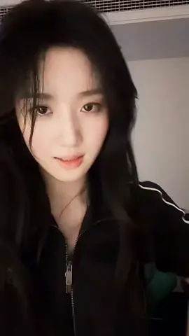 11.4.25 (DOUYIN LƯ DỤC HIỂU )  🔥 Vừa ngầu, vừa xinh gái 😍  Eo ơiii năng lượng cùng Ẻm nì 😚  #LưDụcHiểu  #卢昱晓 #luyuxiao 