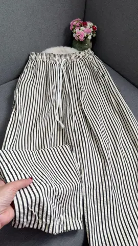 Quần suông nữ kẻ trắng đen. #❤️ ##quan #quần #quannu #quanongrong # #quanongdung  #quầnongsuong #quầnongrong #quần ong dung # ##quansuong #quầnsuong #quankecaro #quankedentrang #quankesuong #quansuong #quansuongkecaro #chattho #quần hè nữ bigsize #quanke #quandangsuong 