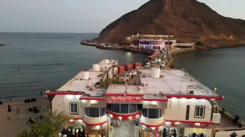 منتجع #الغدير#الغديرالسياحي #عدن #البريقه #متابعه #ليك #كومنت 