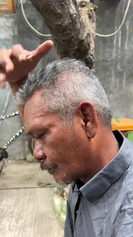 Botol Syampu Pewarna Rambut Hitam Faro - TV/10/4/25