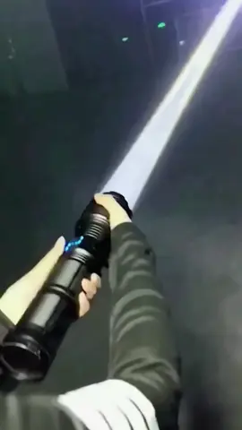 #TacticalFlashlight #stronglight #OutdoorFlashlight #Shopping #longbatterylifeflashlight #1000lm #WaterproofFlashlight #fyp #fypage #zoom