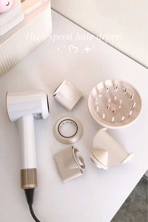 Grabeee ang ganda!😍💖🌷 isa na siguro to sa mga best finds dito sa tiktok! #hairblower #drflash #highspeedhairdryer #hairdyer #fyp 