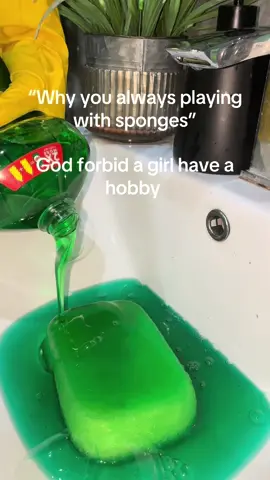 My favorite thing to do #satisfyingvideo #spongesqueezing #dettol #foryoupage❤️❤️ #fyp #spongesqueezingasmr #loveit #squeeze #foryoupage #satisfying 