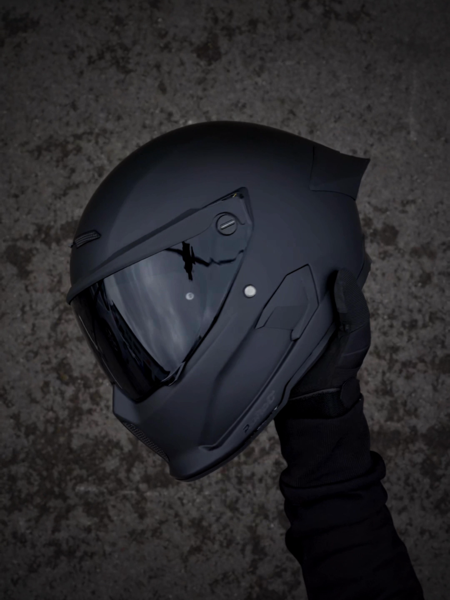 The AT4.0 TRACK Core has entered the chat!  Hit the link in BIO to grab a FREE shockwave with selected AT4.0 CARBON, AT4.0 TRACK or EOX helmets!