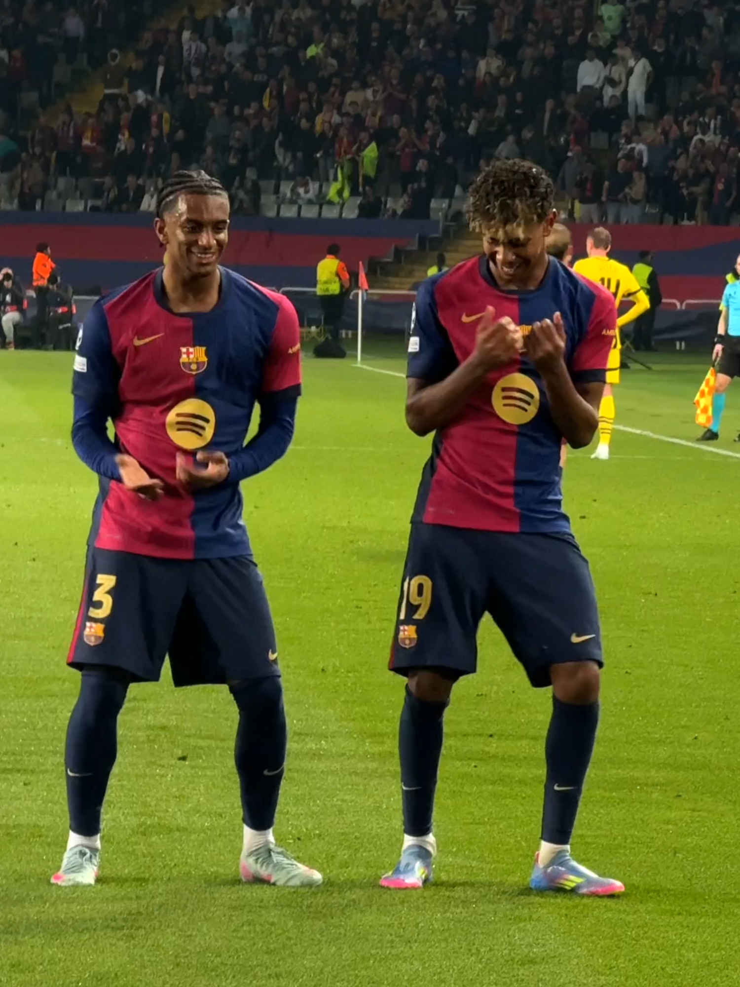 weekend mood 🕺 #fcbarcelona #barçaontiktok #lamineyamal #balde