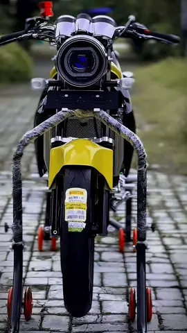 ALLHAMDULILLAH Ninja SS asli kuning restorasi modif sudah beres ! #ninja #ninjass #ninjarr #ninjarr150 #ninjar150 #ninjass150 #ninja150 #2stroke #2strokeindonesia #2strokelovers #2strokelunatic #ninjamodifikasi #ninjarestorasi #ninjakontes #ninjasunmori #ninjakontes #ninjahedon #ninja2tak150cc #restorasi #restorasimodifikasi #ninjamerah #ninjazebra #ninjathailandstyle #ninjapuremothai #ninjajogja #ninjasolo #2strokejogja #2strokesoloraya #2tak_lovers #2tak #2takmenolakpunah