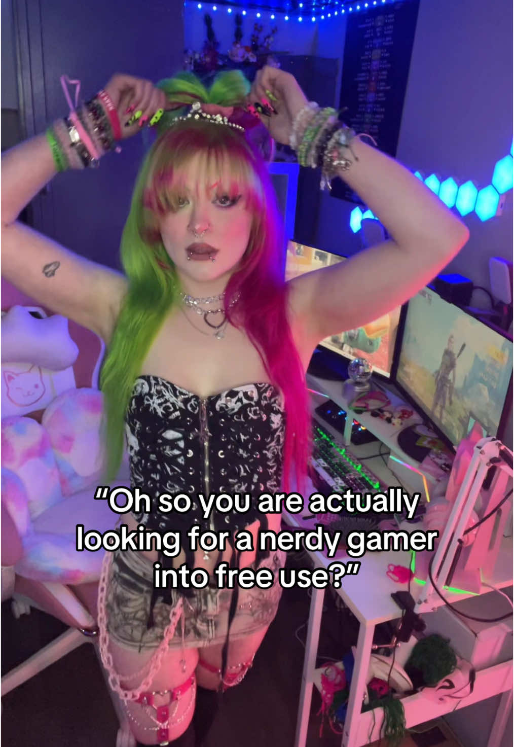 Are you a nerdy gamer into free use? 🥺👉👈