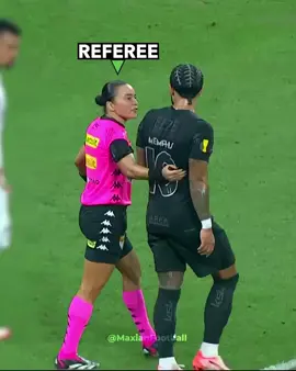 This referee likes Neymar & Depay 😍 #cristianoronaldo #ronaldo #futebol #fyp 