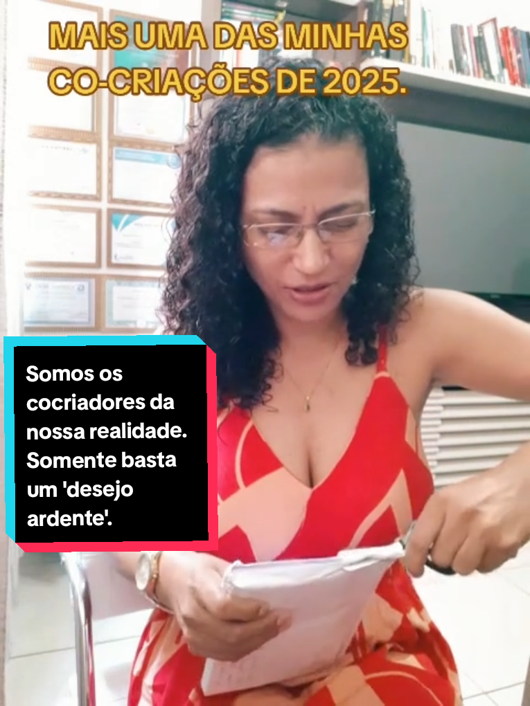 Qual a possibilidade de você desejar alguma coisa e você conhecer, num hospital, a pessoa que Deus/Universo, vai usar para realizar esse desejo. Isso se dá, porque não precisamos saber o cono isso virá até nós. Essa é a parte do Criador. Somos os cocriadores da nossa realidade. Cruamos quando desejamks algo. Portanto,somente basta um (desejo ardente), da nossa parte. #odespertardaconsciencia #sabedoria #entendimento #eusou #espiritualidad  #elizangelacampeiro #livros #centelhadivina #cocriacaodarealidade #leidaatracao #fisicaquantica 