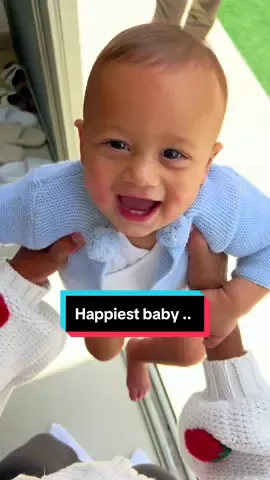 Wait so cute .. 😂👶🏽 I have seen so many people do this with their dog haha! But had to try it with our very smiley baby! He loved it 😂🤍 #spinningchallenge #familygoals #momlife #mumlife #babytok #babyspin 