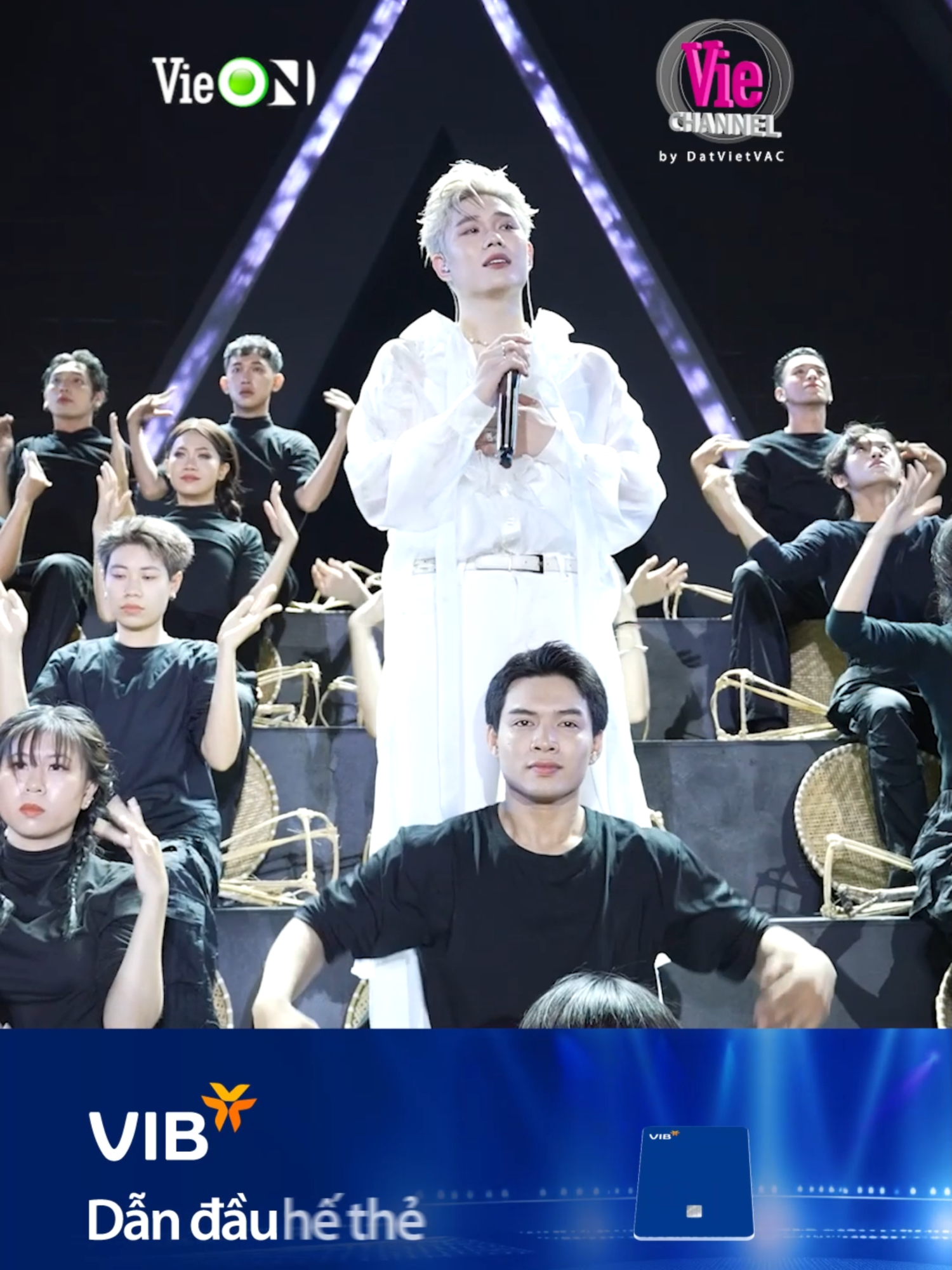 Mỗi lần nghe bài này lại thương mẹ nhiều hơn một chút  #AnhTraiSayHiConcert2024 #AnhTraiSayHi #AnhTrai #DuongDomic #AnhTuAtus #AnhTu #QuangTrung #SongLuan#ATSH #DatVietVAC #VieON #VieChannel #TiktokGiaiTri