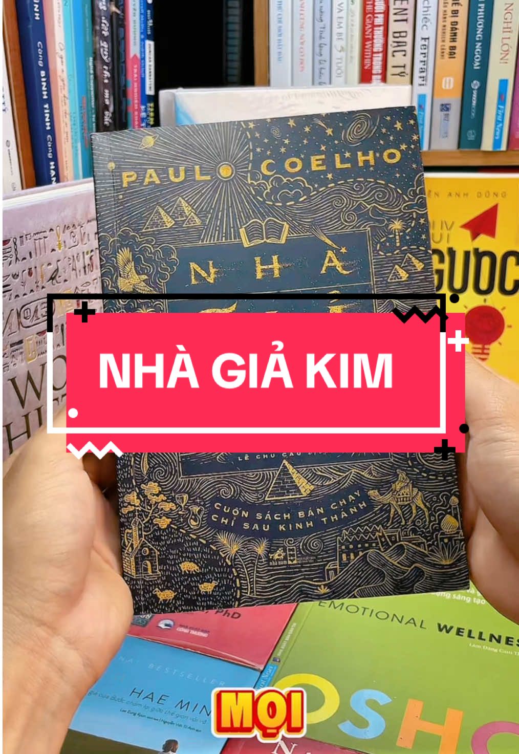 “Nhà Giả Kim” – chỉ có cuốn sách này mới dám bảo bạn theo đuổi giấc mơ đến cùng! Bạn đã bao giờ tự hỏi: Mình sinh ra là để làm gì? Giấc mơ tuổi thơ có phải chỉ là mộng tưởng? “Nhà Giả Kim” hành trình kỳ diệu của chàng chăn cừu Santiago đi tìm kho báu – nhưng lại tìm thấy chính mình. Một câu chuyện giản dị mà sâu sắc, đánh thức khát khao sống trọn vẹn, theo đuổi định mệnh cá nhân và không bao giờ từ bỏ. Nếu bạn đang lạc lối, mất động lực hay cần một tia sáng dẫn đường – cuốn sách này là dành cho bạn. Mỗi trang sách là một thông điệp: “Khi bạn thật sự khao khát điều gì, cả vũ trụ sẽ hợp lực giúp bạn đạt được nó.” Đừng chần chừ! Sở hữu “Nhà Giả Kim” ngay hôm nay để bắt đầu hành trình tìm lại chính mình!#tiemsachbinhyen #BookTok #sachhay #sách #reading #nhagiakim 