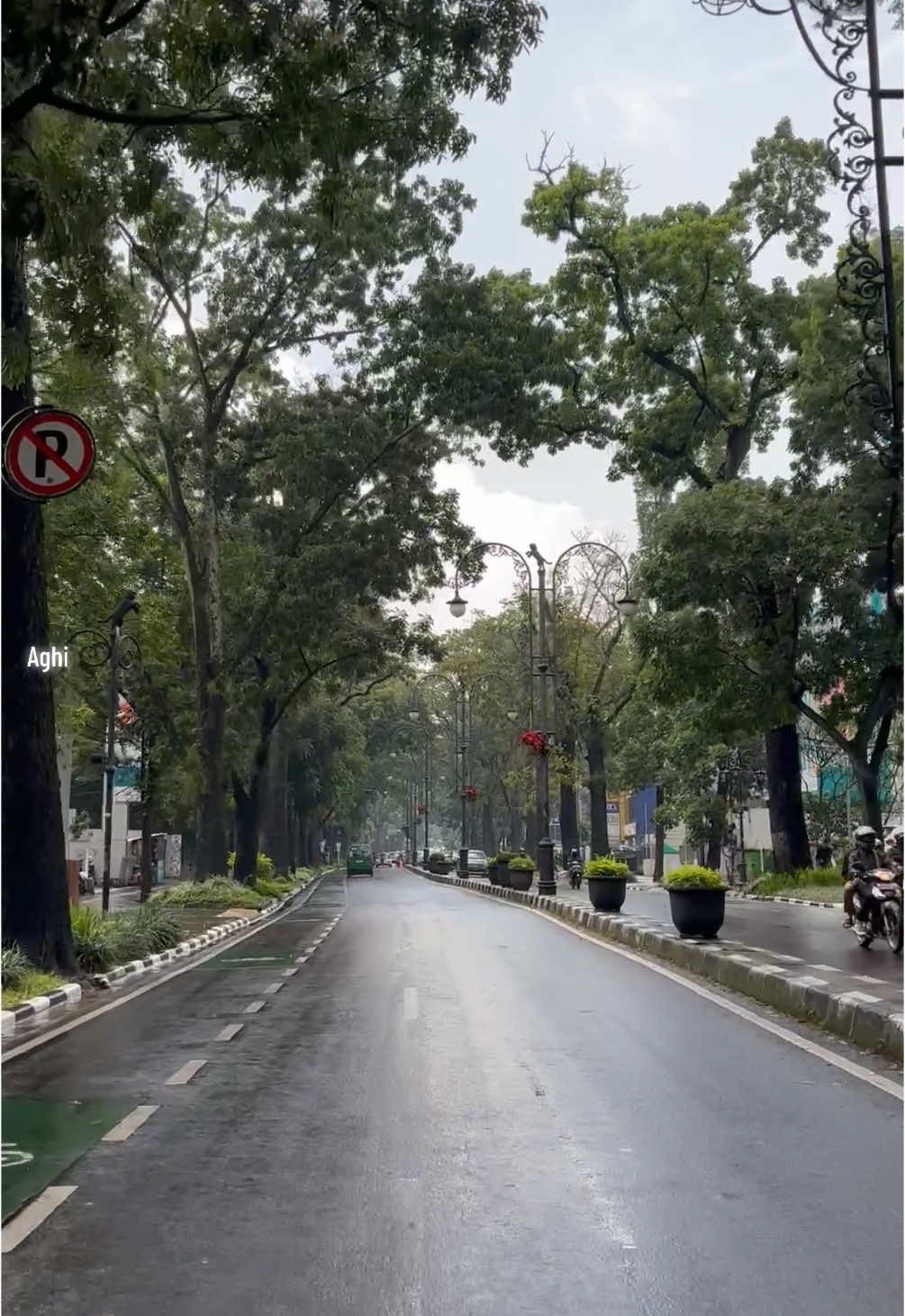 Vibes Dago Bandung  #murahnikmatlezat #bandung #bandungvibes #jelajahbandung #dago #fyp 