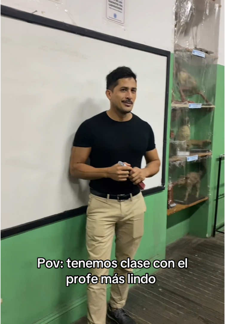 enamorados de Dani😍 #tucuman #escuelanormal #promo25 #clase #profesor #fyp 