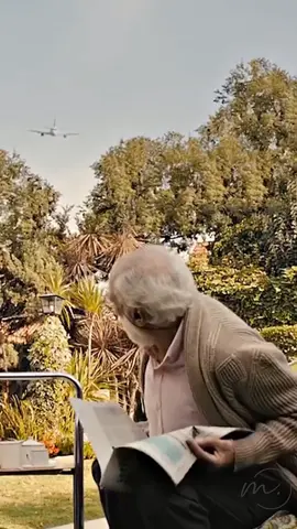 إجذب الناس كالمغناطيس.. كيف ؟ الهوكات هي اللحظة الذهبية اللي تخطف انتباه المشاهد من أول ثانية.  في فيديو اليوم، بنتكلم عن كيف تصنع هوك قوي يخلي جمهورك يكمل الفيديو للآخر.   #هوك #فيديوهات_قصيرة #صناعة_المحتوى #تسويق_بالفيديو #خطف_الانتباه #محتوى_رقمي #نصائح_صناعة_المحتوى #ريلز #تيك_توك