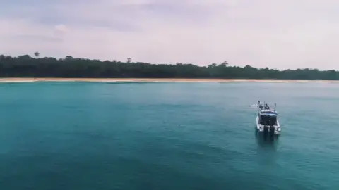 surfing di kepulauan tello nias selatan #surfing #tello #nias #indonesia 
