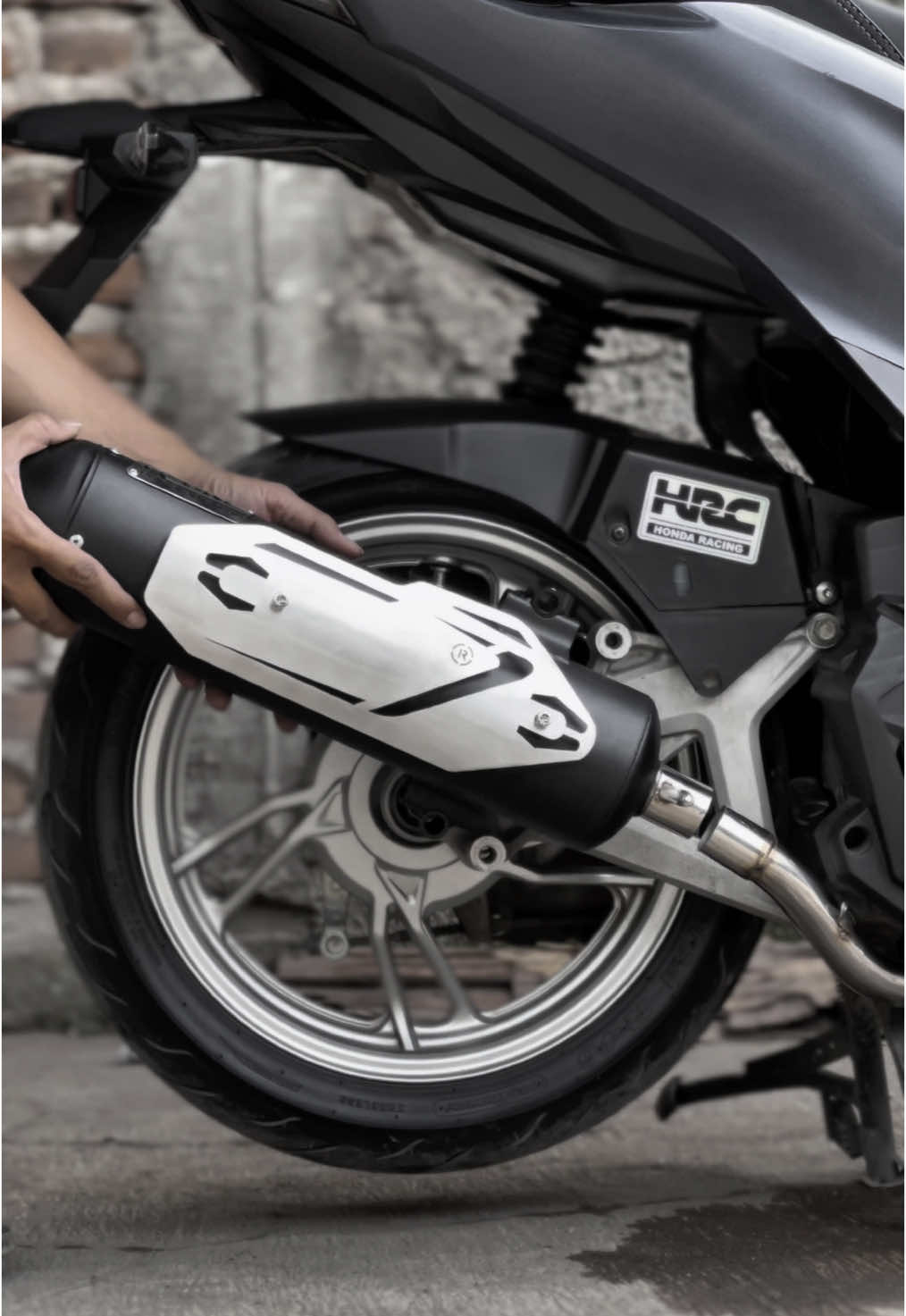 Awalnya sih cuma pasang kenalpot doank kok bisa jadi gini ya 🤭  #knalpotracing #knalpotroneracing 