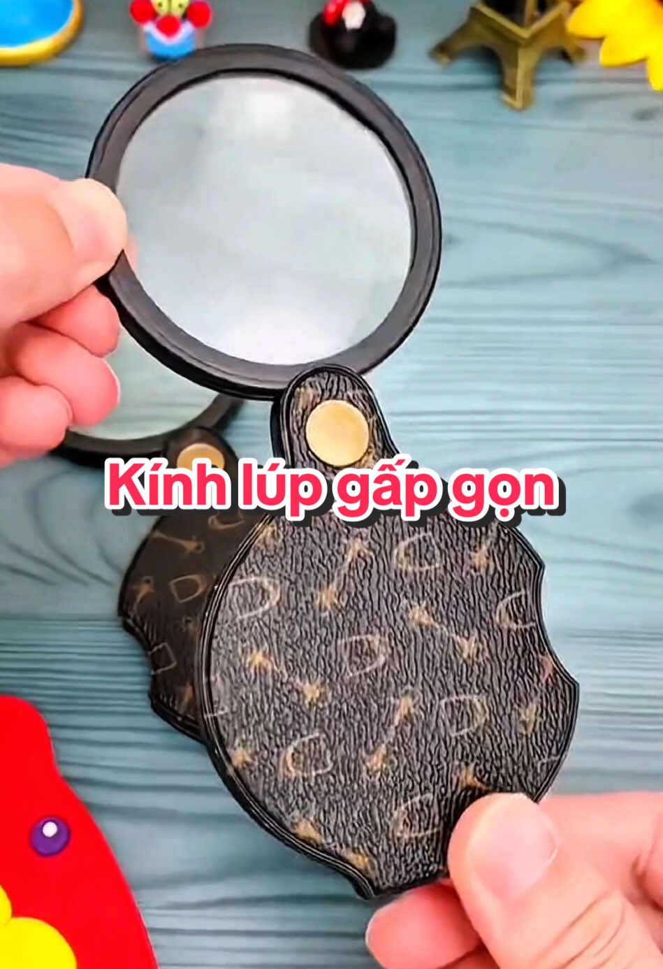 Chiếc kính lúp gấp gọn này phù hợp cho người cao tuổi lắm nha #kinhlupcamtay #kinhlupmini #kinhlup #giadungtienich 