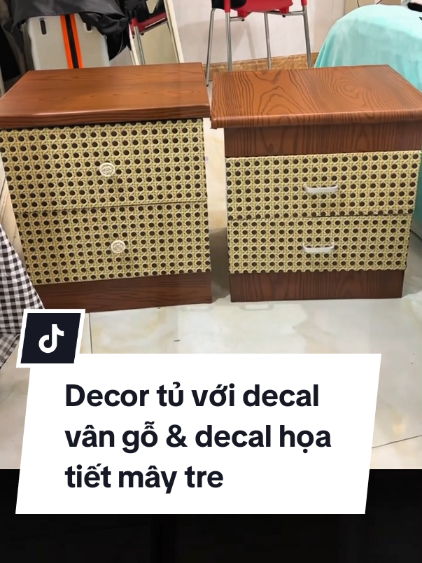 Chỉ với giấy decal vân gỗ + decal họa tiết mây tre là bạn đã có ngay một chiếc tủ mang phong cách vintage, boho siêu đẹp! Không cần mua đồ mới, chỉ cần sáng tạo một chút là góc nhỏ trong nhà đã “lột xác” hoàn toàn. #decornhaxinh97  #giaydecaldantu  #giaydecalvango  #decaldanmaytre 