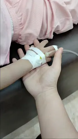 Ốm hơi lâu nha bé ♥️♥️♥️ #beyeu #conyeu #ốm #nhiemkhuan  #viral #chuyennuoc 