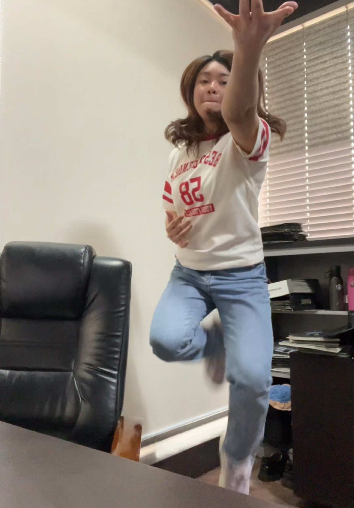 #Jumpingjacks are a simple, yet effective, full-body exercise that involves jumping to spread your legs and raise your arms overhead, then returning to the starting position. 😅 #fyp  #fyppppppppppppppppppppppp #simplengtao 
