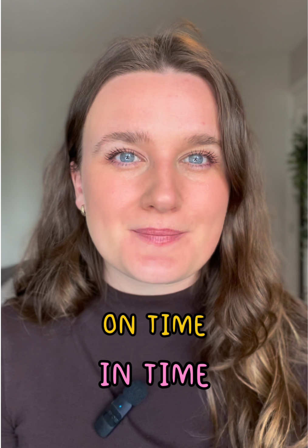 Follow me for more daily English tips! 🇬🇧  Did you know the difference between on time and in time?  If you like my accent, click the link in my bio for my British Pronunciation Course!  #english #englishgrammar #learnenglish #britishenglish #englishteacher
