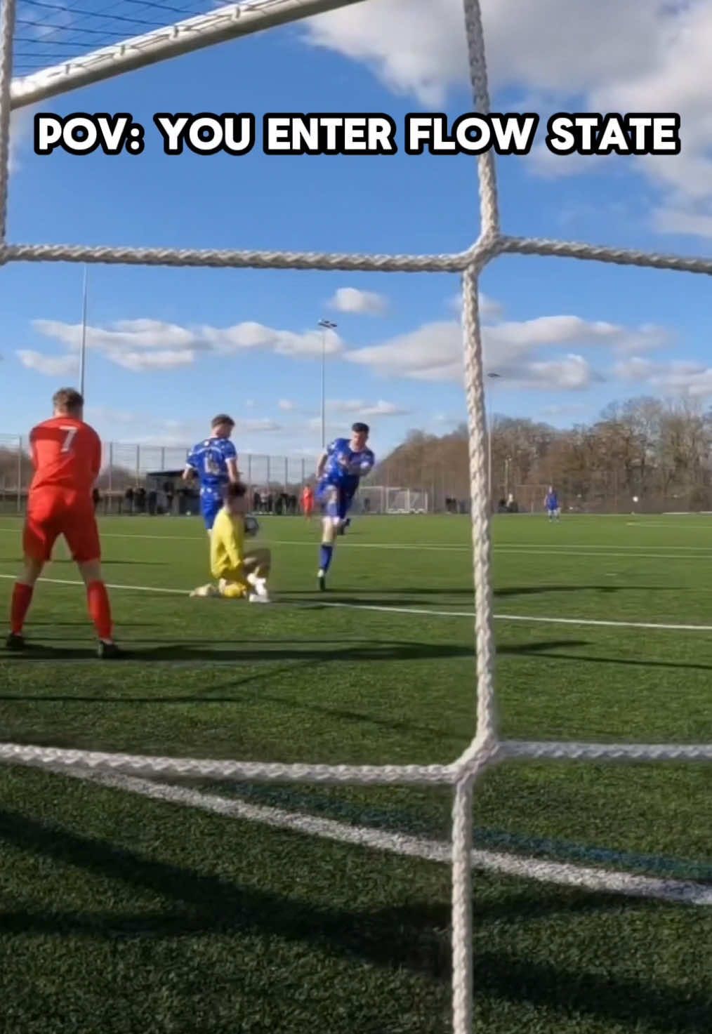 Flow state🧤🫀 #goalkeeper #goalkeepertraining #goalkeeping #Soccer #soccertiktok #goalkeepersaves #football #viral #foryou #footballtiktok #goalkeepersaves 