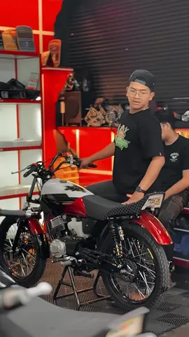 ganteng bet buraong  #iting1st #itingmeledak🔥 #buraong #rxking135cc #rxking #2taklovers #rxkingindonesia #rxkingmodifikasi #foryoupage 
