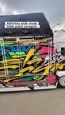 orang gak pakai serangam malah asik ngapain panik🤪  @susicidro_ 