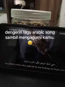 senyum” sendiri eumm 