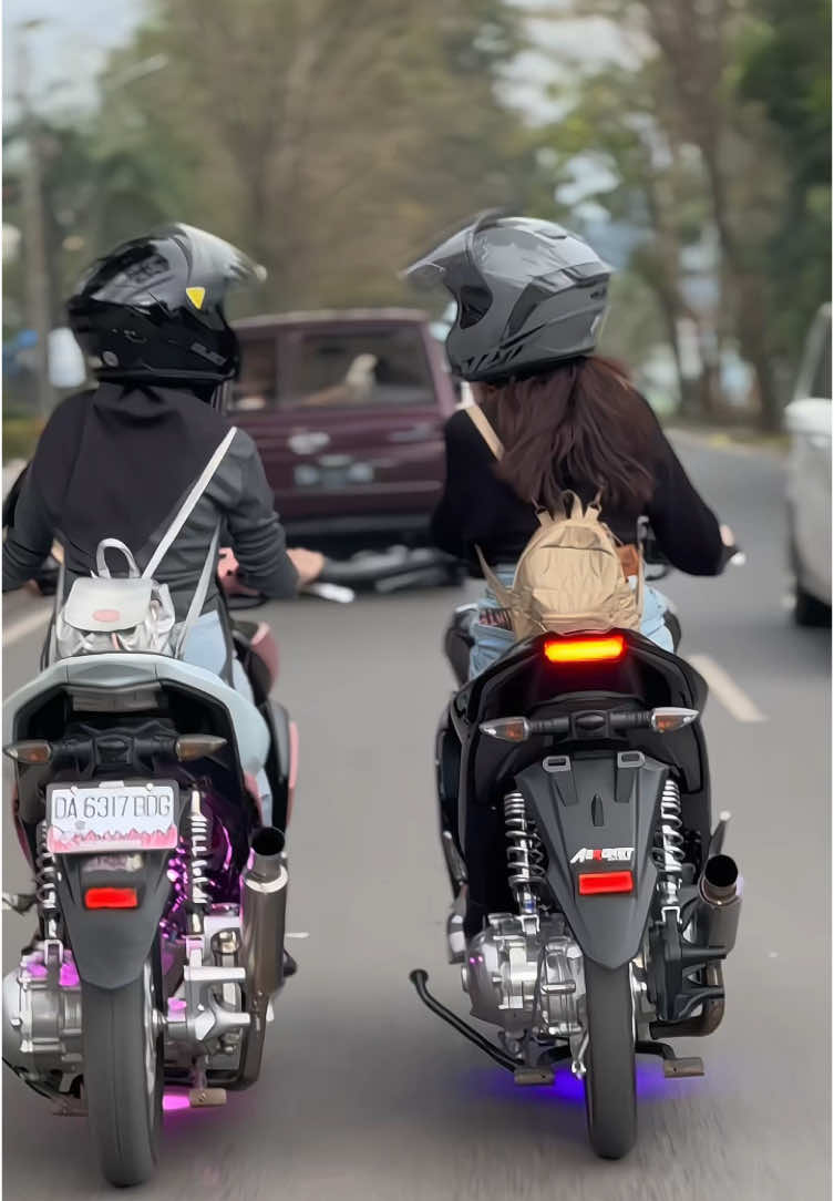 old or new😻 #aerox155 #foryoupage #aerox #aerox17style #aeroxmodifikasi #fyp #cinematicaerox #penggunaring17 