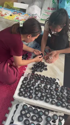 Làm hàng gia công tại nhà #suhuongtiktok #cuocsongthuongngay #luongcaonhatbacgiang 