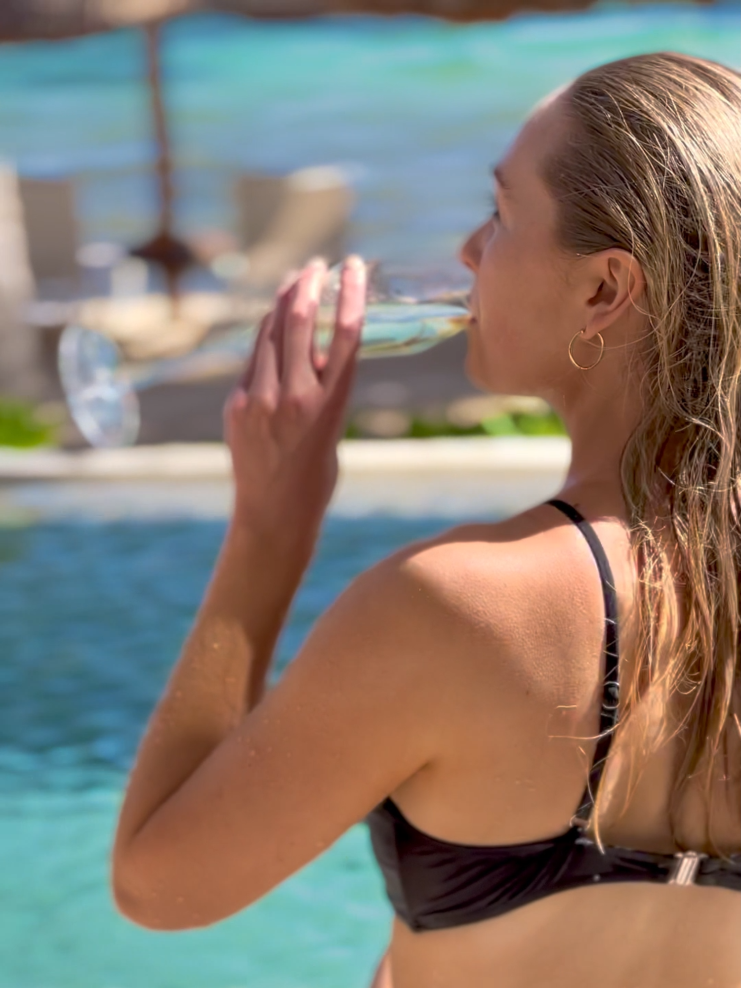 Sun, champagne, and poolside service with your best girl—this is how you do #BreathlessRivieraCancun right. ✨ #Cancun #BreathlessResorts #Bubbly