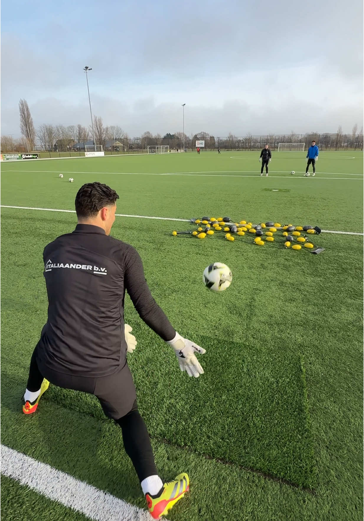 Crazy reactions 🤯 #goalkeeper #goalkeepers #goalkeepertraining 