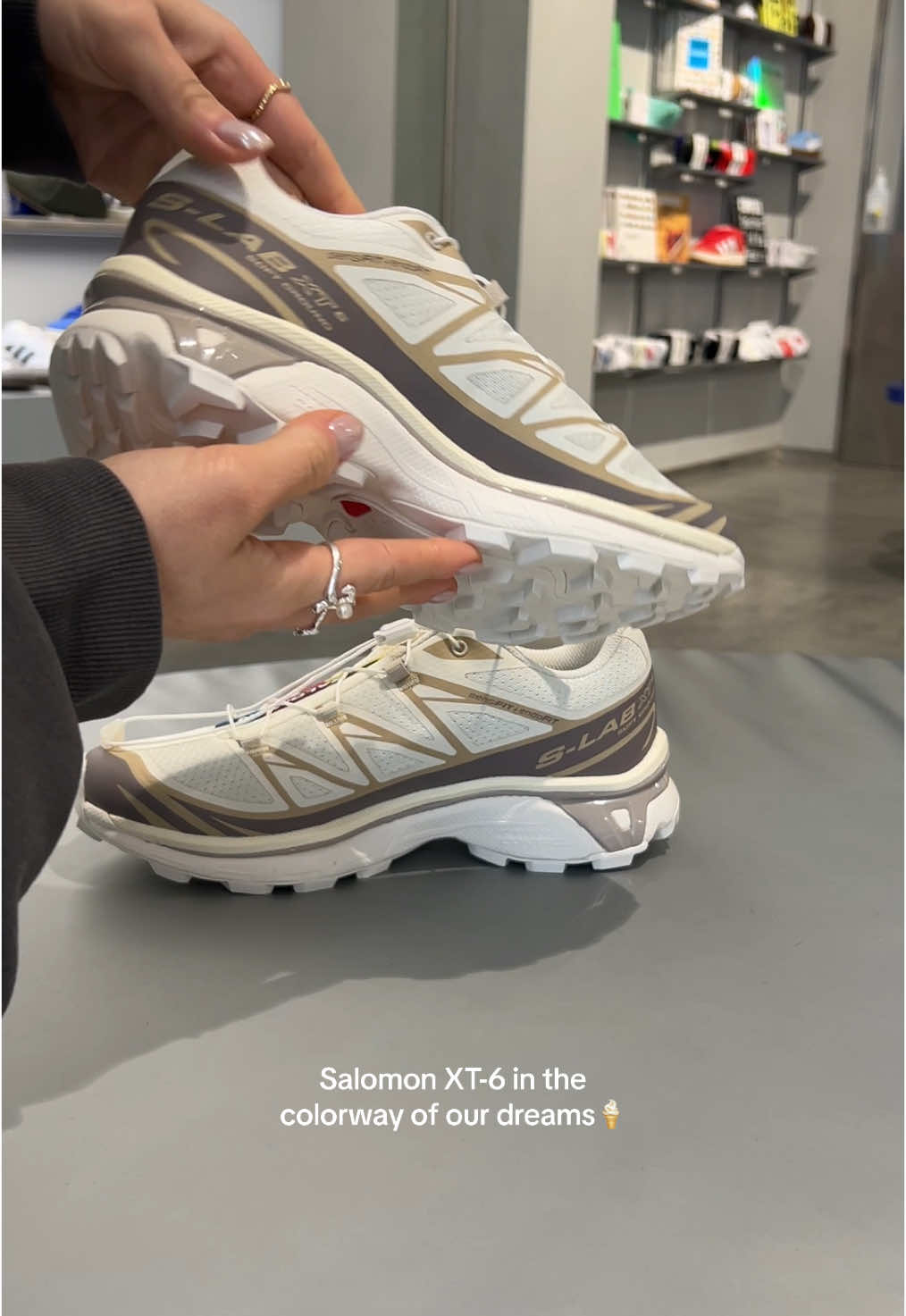 Ny farge i Salomon XT-6 «Vanilla Ice»🍦 Finnes i unisex størrelser! www.pharmabergen.no #fyp #foryour #foryourepage #fyppage #foru #salomon #salomonsportstyle #salomonxt #salomonxt6 #xt6 #salomonxt6shoes #outdoorfashion #hikingfashion #hikingoutfit #gorpcore 