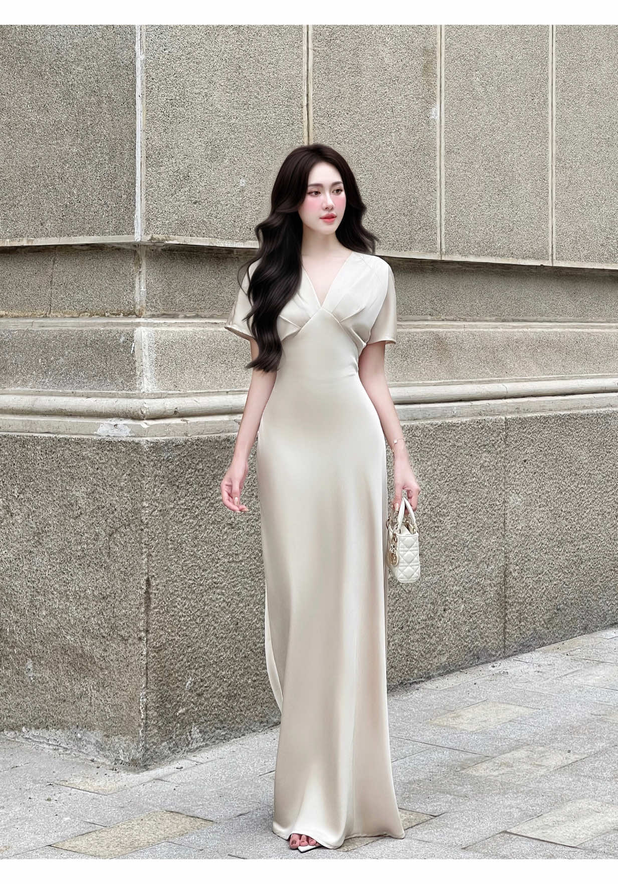 Gợi ý cho nàng chiếc đầm Lụa cho mùa hè này 🤍🖤🌸#cocomay #outfit #viral #trending #thoitrang #đầm #dress #thoitrangthietke #lua #damlua #maxi 