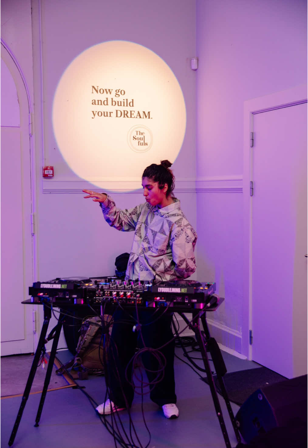 Still not over it — can’t believe this happened just last week. Gher & Ghormeh: the first of its kind, where soulfood met soulful beats, and community came alive. Huge thanks to DJ Paydar for setting the vibe and keeping us dancing all night, and to Chef Maman for serving homemade food. Both of you did it Ba del o jaan (Persian saying for ‘With heart and soul’)  A night to remember. A vibe we’ll carry forward. Video by Aisha Jan @clicks.by.aj Class of 2024 #TheSoulfuls #GherAndGhormeh #DreamersAndDoers2025 #thesoulfulsmentorship #mentoring #soulfulwomen #womenofcolor #woc #creativity #media #entrepreneurship #letherbeher #levelup #career #care #confidence #creativity #community #copenhagen #mentor #mentoring #woc