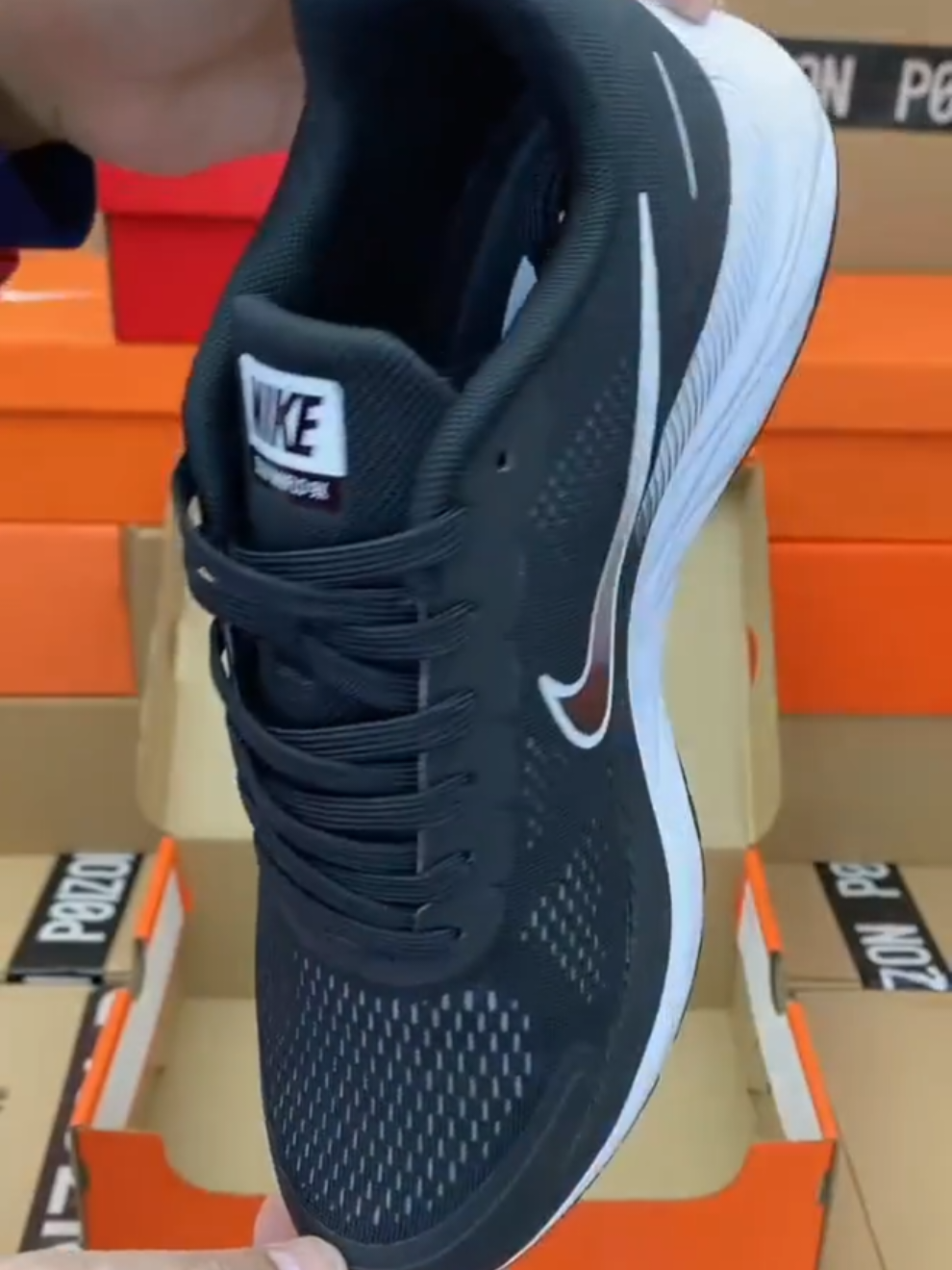 Trả lời @minhnguyet_994#giaythethao #giayadidas #giaynike #hoanghanghieu #giaynamcaocap #giaynam #giaynamcaocap #giaynam #giaynamdep #giaythethaonam #giaysneaker 