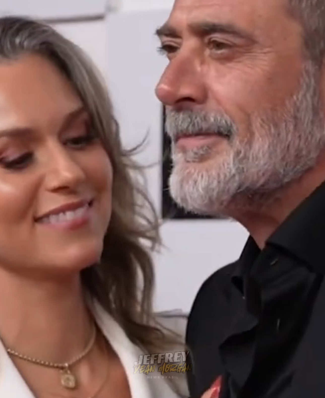 The Look of Love... The look of Hilarie Burton Morgan to Jeffrey Dean Morgan. 💛