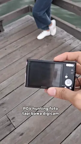 Bawa digicam ke pantai, ternyata hasilnya tajem dengan tone vintage 😍 • 📷 Sony CyberShot W-320 • #digicam #camdig #cameradigital #cybershot #fyyyyyyyyyyyyyyyy  #sony #fyp #fypシ゚  #sony #photography #beach 