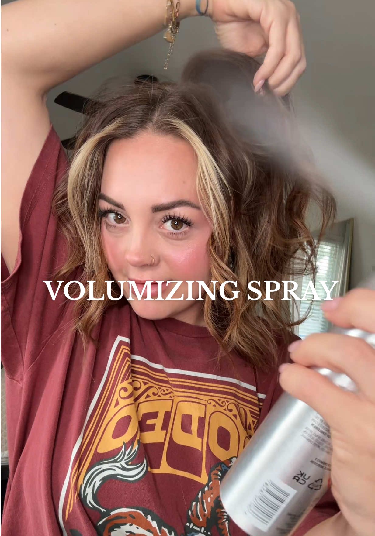 Volumizing texture spray 🥵 #texturespray #volumizingspray 