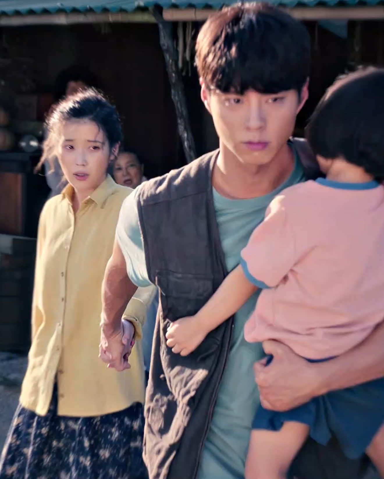 #whenlifegivesyoutangerines — Gwan-sik chose Ae-sun over everyone else 🫰 // scp: drxmascenes // #wlgyt #parkbogum #IU #leejieun #aesun #yanggwansik #kdramaedit #kdrama #sdf_edits_ #viral #aftereffects #fyp 