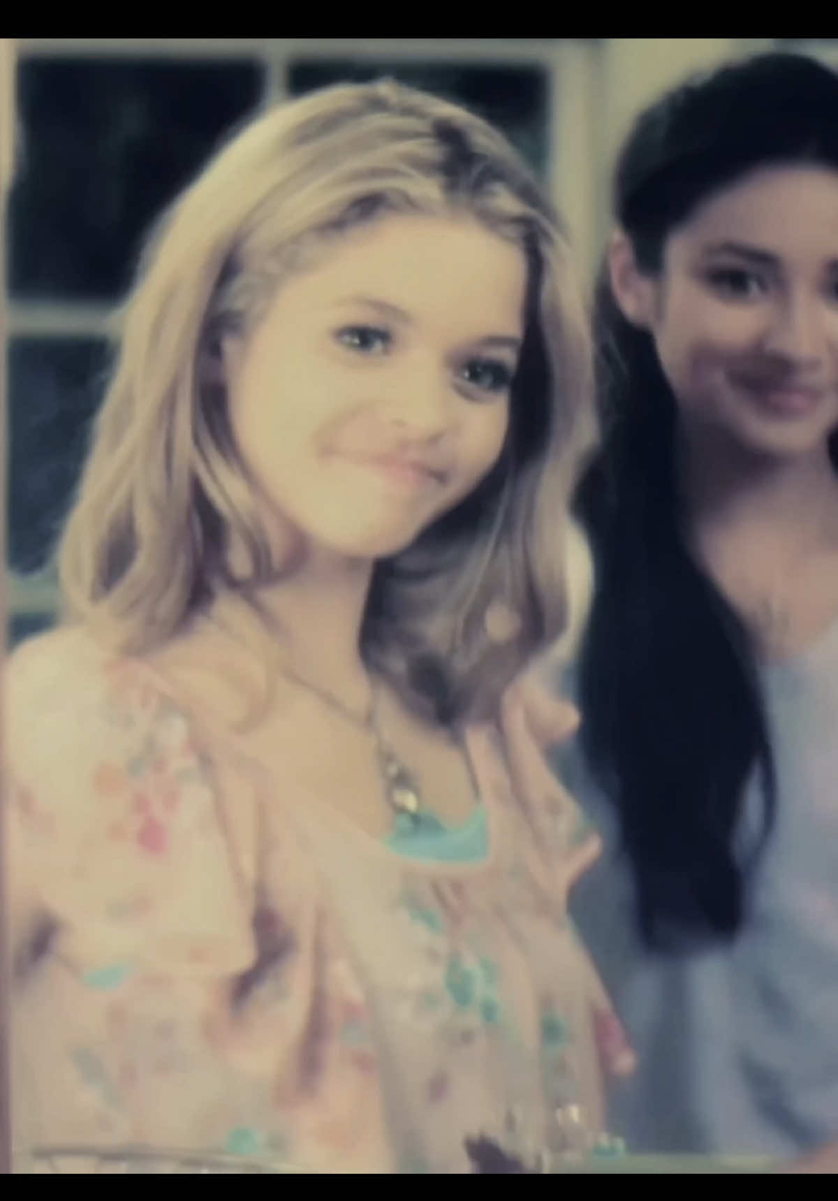 courtney dilaurentis                                                      #prettylittleliars #prettylittleliarsedit #alisondilaurentis #alisondilaurentisedit #courtneydilaurentis 